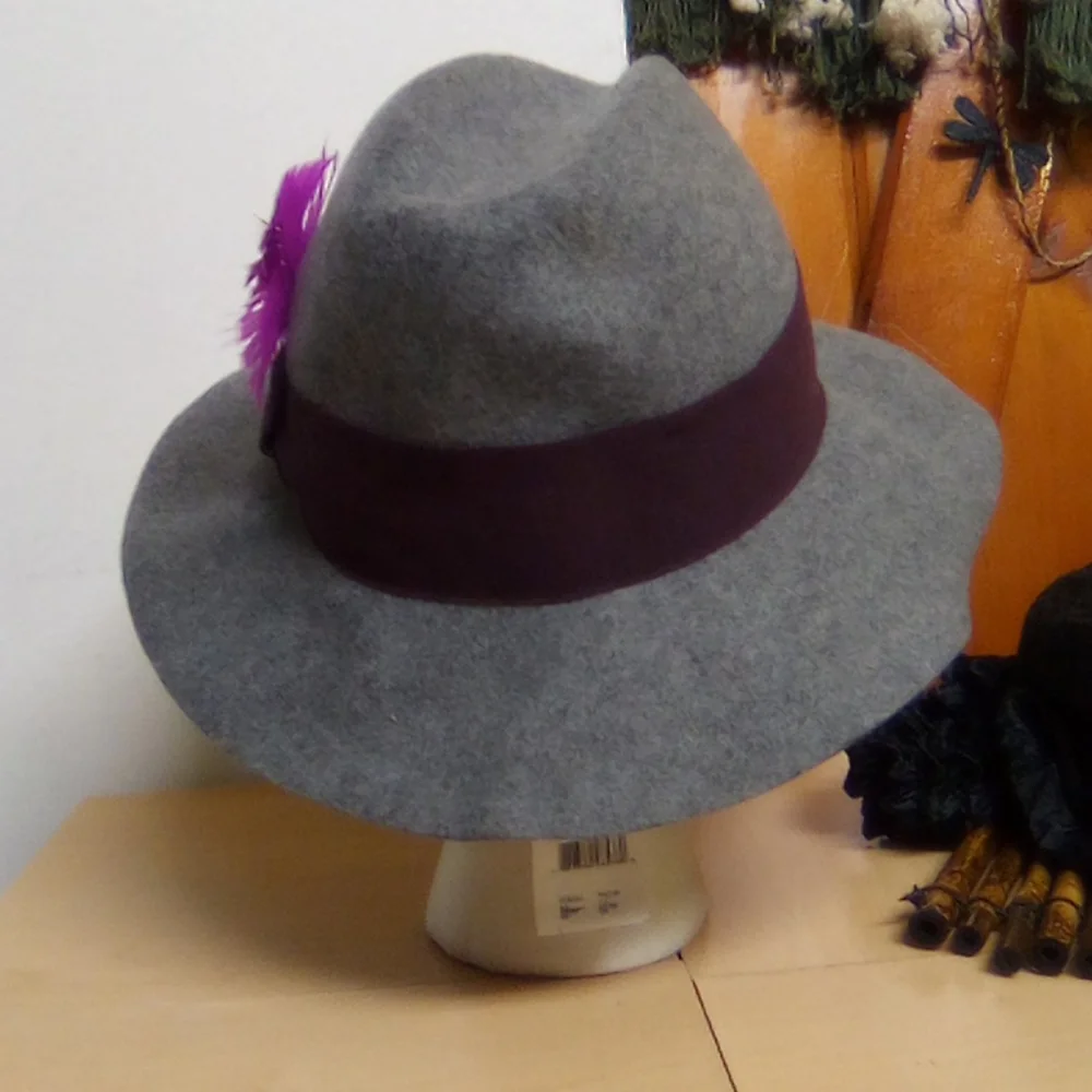 Italian Wool Fedora Grey /purple gunia feather Accent - Picture 4 of 12